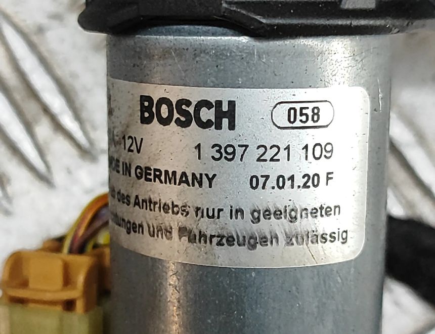 AUDI Q7 4M (2015-2024) Left Tailgate Power Lift Motor 4M0827851C,0390204153,1397221109,4M0827299C 31968208