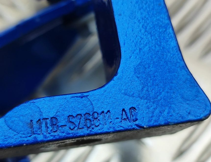 FORD Puma Комплект петель левой задней двери L1TB-S26811-AC 31987942