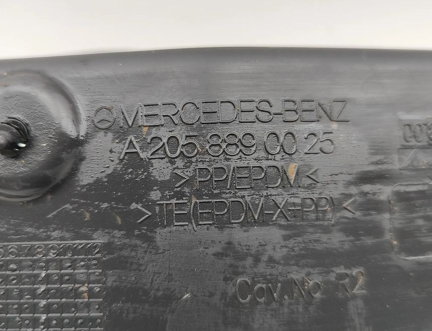 MERCEDES-BENZ C-Class W205/S205/C205 (2014-2023) Priekšējā labā spārna plastmasa A2058890025 32052648