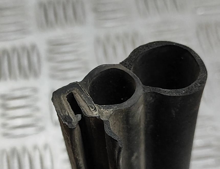 AUDI Q7 4M (2015-2024) Резиновая крышка двигателя 4M0823723 32061357