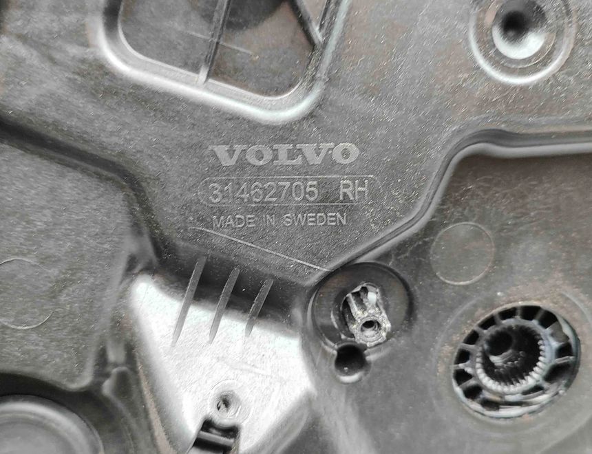 VOLVO V60 2 generation (2018-2023) Стеклоподъемник передней правой двери 31462705 32395357