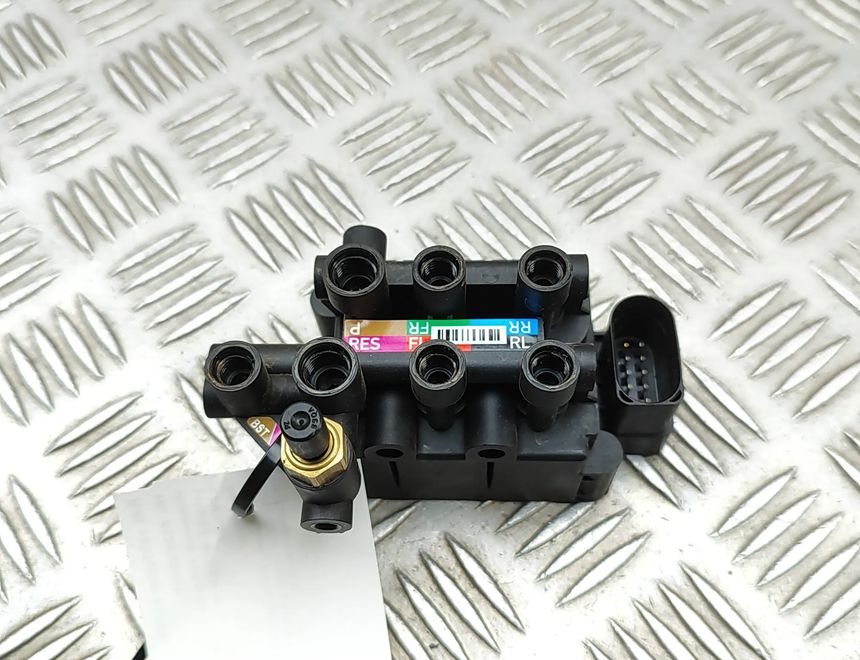 PORSCHE Cayenne Coupe 1 generation (2019-2021) Блок пневмораспределителей/клапанов (пневматическое шасси) 4M0616013B 32632981
