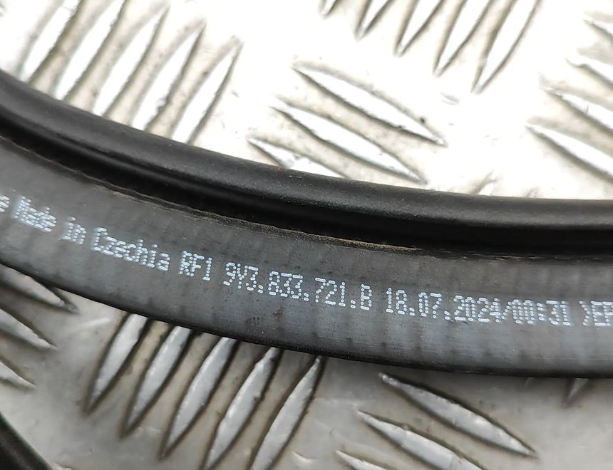 PORSCHE Cayenne Coupe 1 generation (2019-2021) Резиновая прокладка задней правой двери 9Y3833721B 32633226