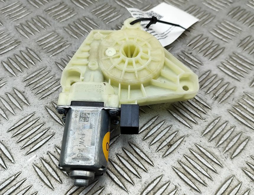 VOLKSWAGEN Passat B8 (2014-2023) Rear Right Door Window Control Motor 5Q4959801D 32751702