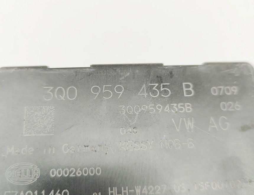 VOLKSWAGEN Passat B8 (2014-2023) Centrālās Atslēgas Vadības Bloks 3Q0959435B 32751902