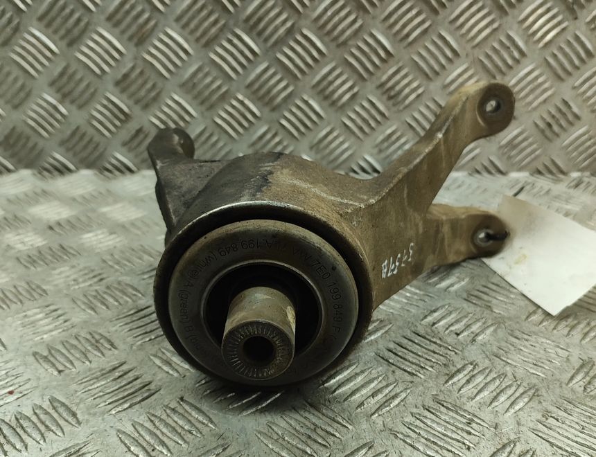 VOLKSWAGEN Transporter T6 (2015-2024) Задняя подушка двигателя 7E0199849F 32838299