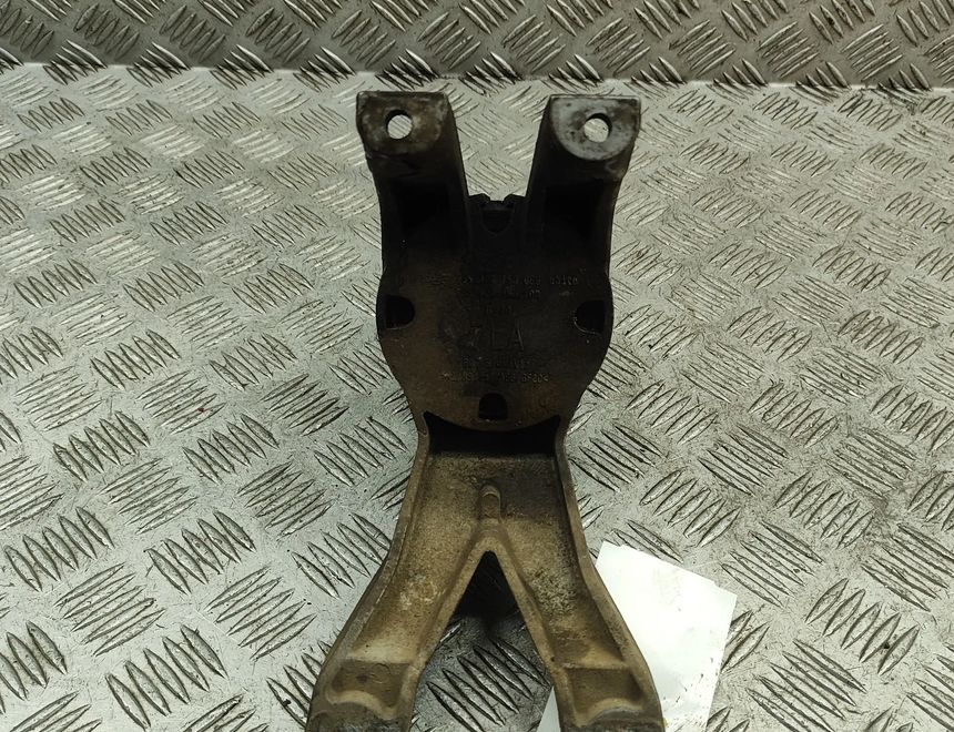 VOLKSWAGEN Transporter T6 (2015-2024) Задняя подушка двигателя 7E0199849F 32838299