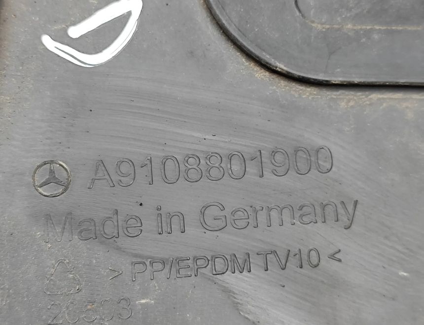 MERCEDES-BENZ Sprinter 3 generation (907/910) (2019-2024) Aizmugurējā bampera labās puses stūris A9108801900,A9108803800 33035412