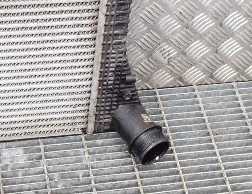 VOLKSWAGEN Tiguan 1 generation (2007-2017) Starpdzesētāja/interkūlera radiators 3C0145805AM 3568507