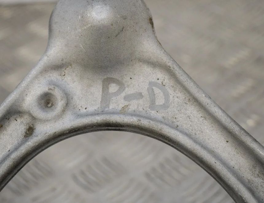 MERCEDES-BENZ GLC Coupe C253 (2016-2019) Priekšējā labā augšējā vadības svira/ričags 205 3607836