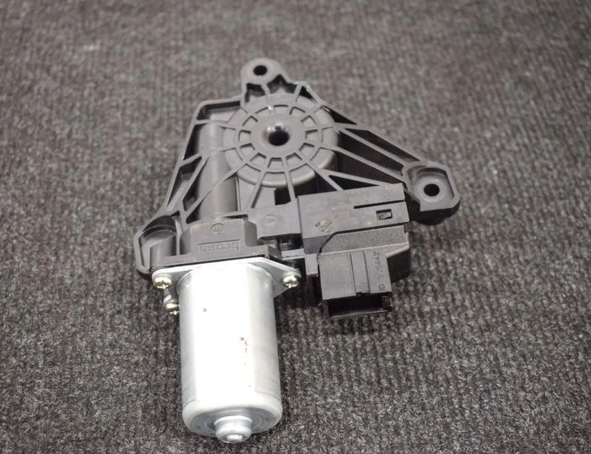 MERCEDES-BENZ E-Class W213/S213/C238/A238 (2016-2024) Aizmugurējo kreiso durvju loga pacēlāja motorīts A2139060502 3627531