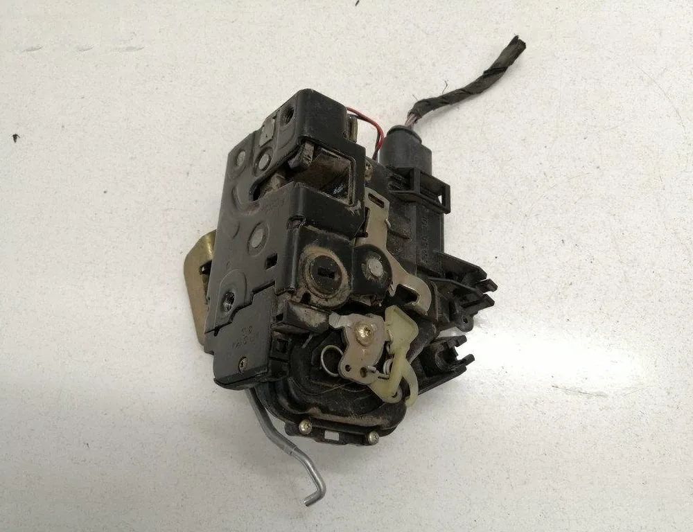 AUDI A6 C5/4B (1997-2004) Замок задней левой двери 1J0973714 17096009