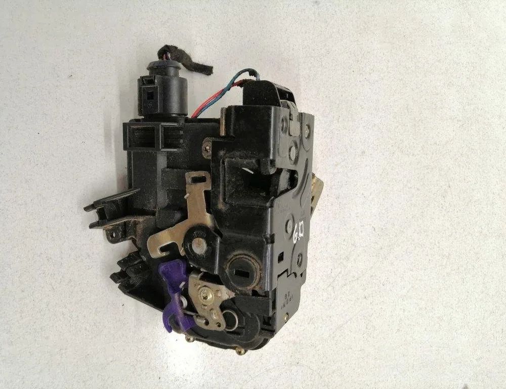 AUDI A6 C5/4B (1997-2004) Замок задней левой двери 1J0973714 17096264