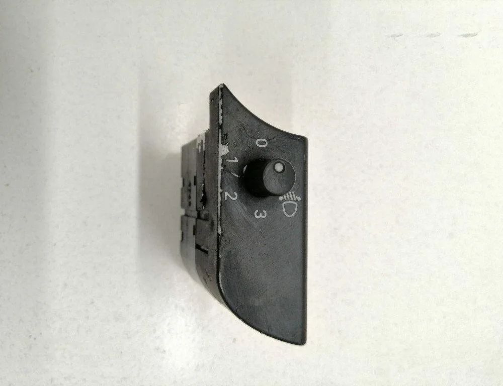 AUDI A4 B5/8D (1994-2001) Headlight height adjustment switch 8E1919094 17121016