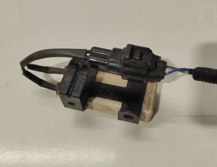 TOYOTA Yaris Verso 1 generation (1999-2006) Coolant fan relay 2468102851 17121703