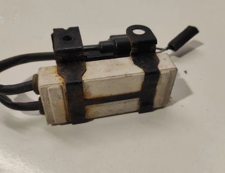 TOYOTA Yaris Verso 1 generation (1999-2006) Coolant fan relay 2468102851 17121703