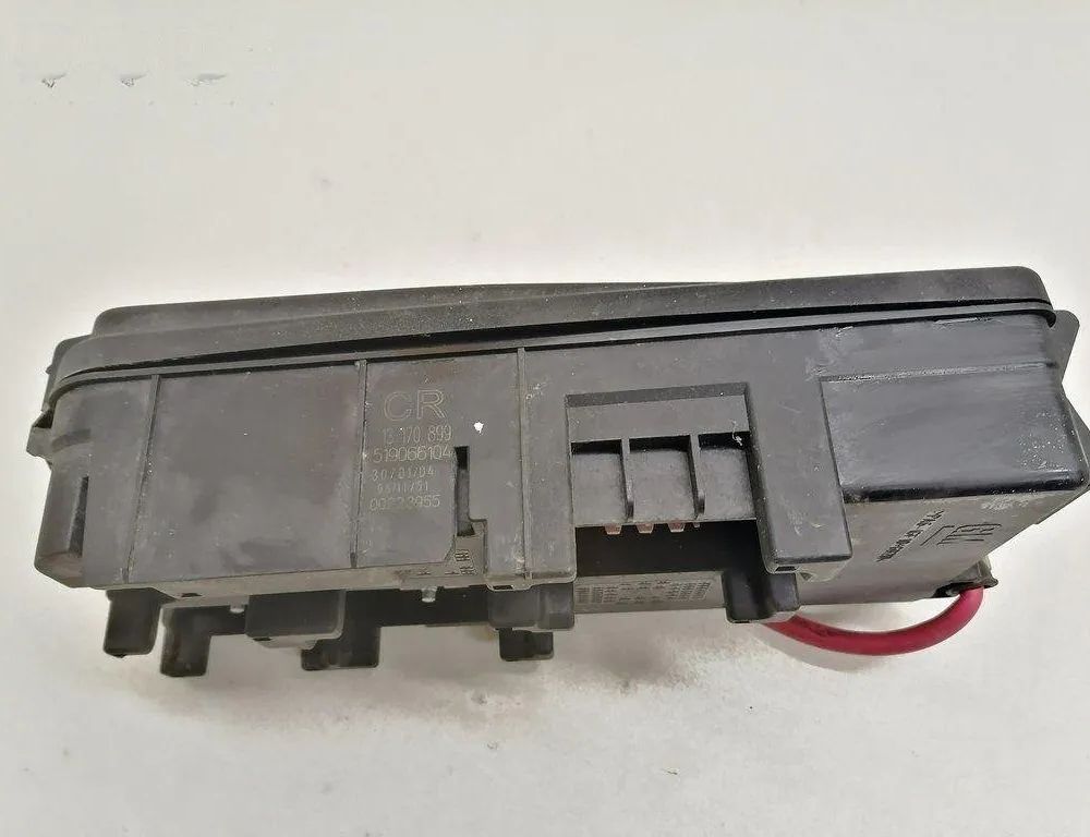 OPEL Vectra C (2002-2005) Fuse box 519066104,13170899,00223955 17122066