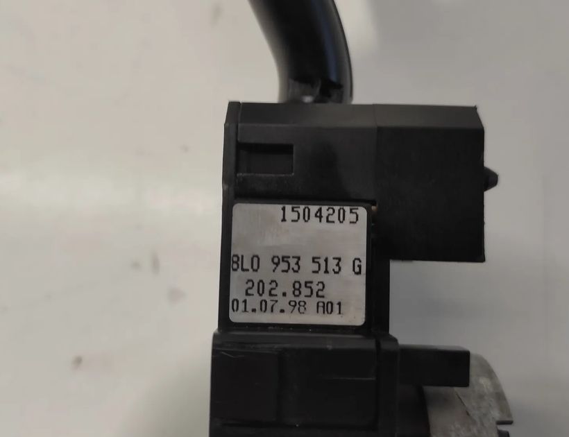VOLKSWAGEN Passat B5 (1996-2005) Wiper turn signal indicator stalk/ switch 1504205,8L0953513G,202852 17190369
