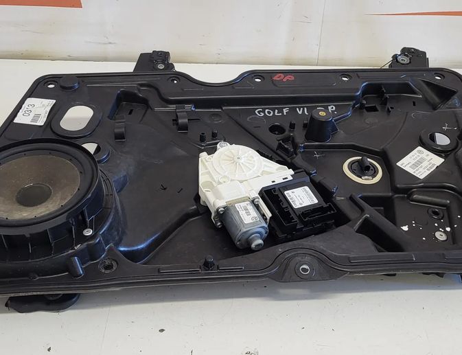 VOLKSWAGEN Golf 6 generation (2008-2015) Priekšējo labo durvju logu pacēlājs 5K0837462D 28073420