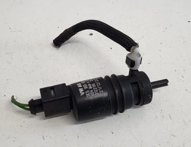 VOLKSWAGEN Passat B7 (2010-2015) Washer Tank Motor 1K5955651 30791187