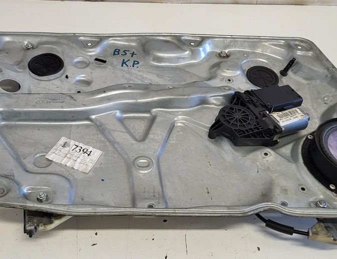 VOLKSWAGEN Passat B5 (1996-2005) Priekšējo kreiso durvju logu pacēlājs 3B4837755D 31875612