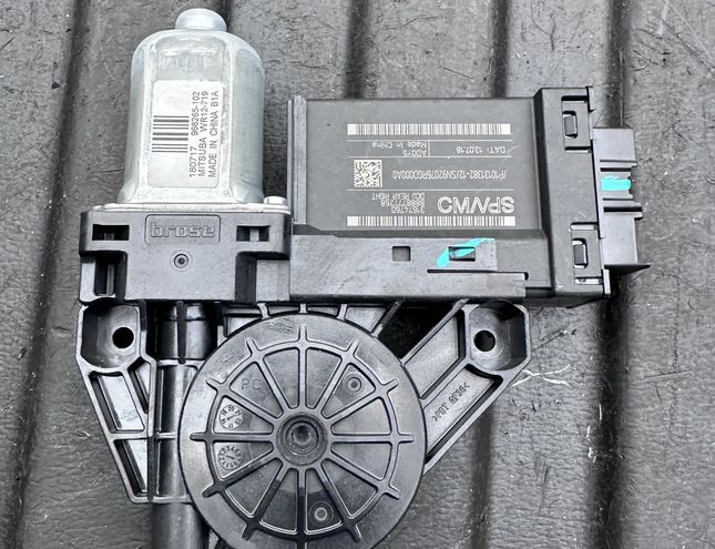 VOLVO S90 2 generation (2016-2023) Aizmugurējo labo durvju loga vadības motorīts 31674760,8888777268,966265,10242574 28225227