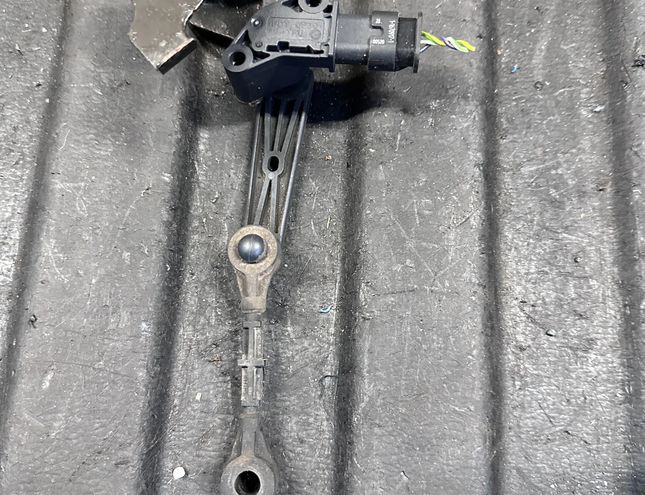 LAND ROVER Discovery 5 generation (2016-2024) Priekšējais labais līmeņa sensors JPLA3D026AA,20052304258,DL6TC 28342107