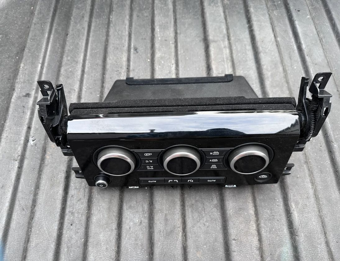 LAND ROVER Discovery 5 generation (2016-2024) Climate control unit HY3204268A,105879914C,HY3213B610AA,8F004089,HY3214B560AB 31232524