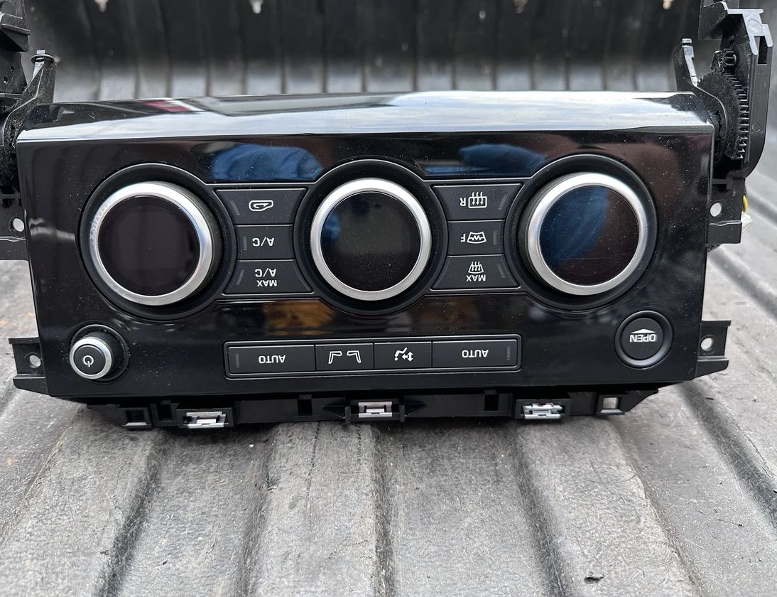 LAND ROVER Discovery 5 generation (2016-2024) Climate control unit HY3204268A,105879914C,HY3213B610AA,8F004089,HY3214B560AB 31232524