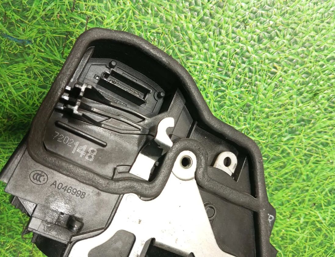 BMW M5 E60/E61 (2004-2010) Rear Right Door Lock 7202148 22508796