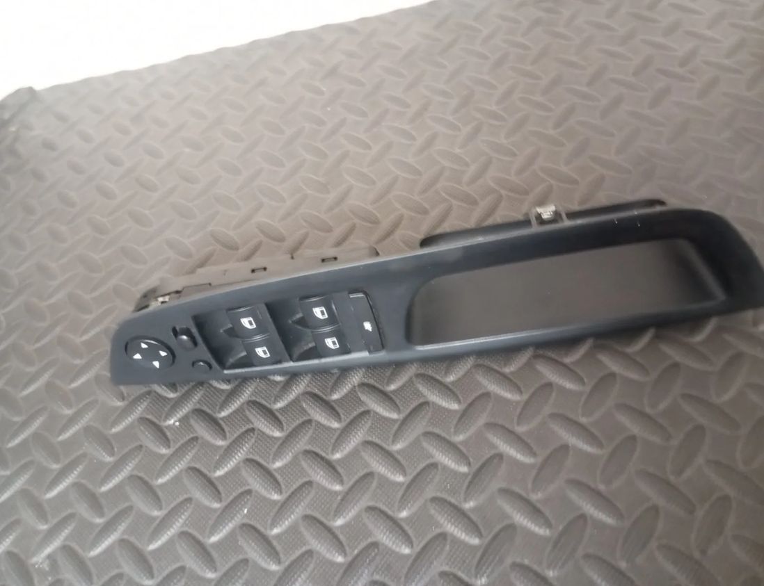 BMW X5 M E70 (2009-2013) Кнопка стеклоподъемника передней левой двери 9218044 29039118