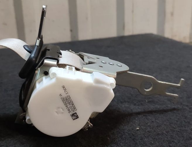 BMW 5 Series F10/F11 (2009-2017) Rear Left Seatbelt 34048282A,34048282 17928992