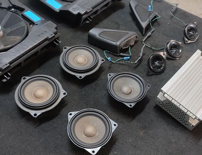 BMW 5 Series F10/F11 (2009-2017) Audio sistēma 9266355,65139175696,6513917569602,6513917569502,65139175695,65139169689,6513916968902,65139175697,6513917569702,65139169686,6513916968602,65139169685,6513916968502 18051972