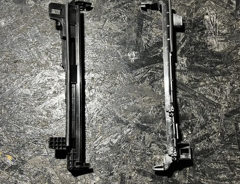 MERCEDES-BENZ C-Class W204/S204/C204 (2004-2015) Radiatoru kronšteini 0477902914,0477902904 23117947