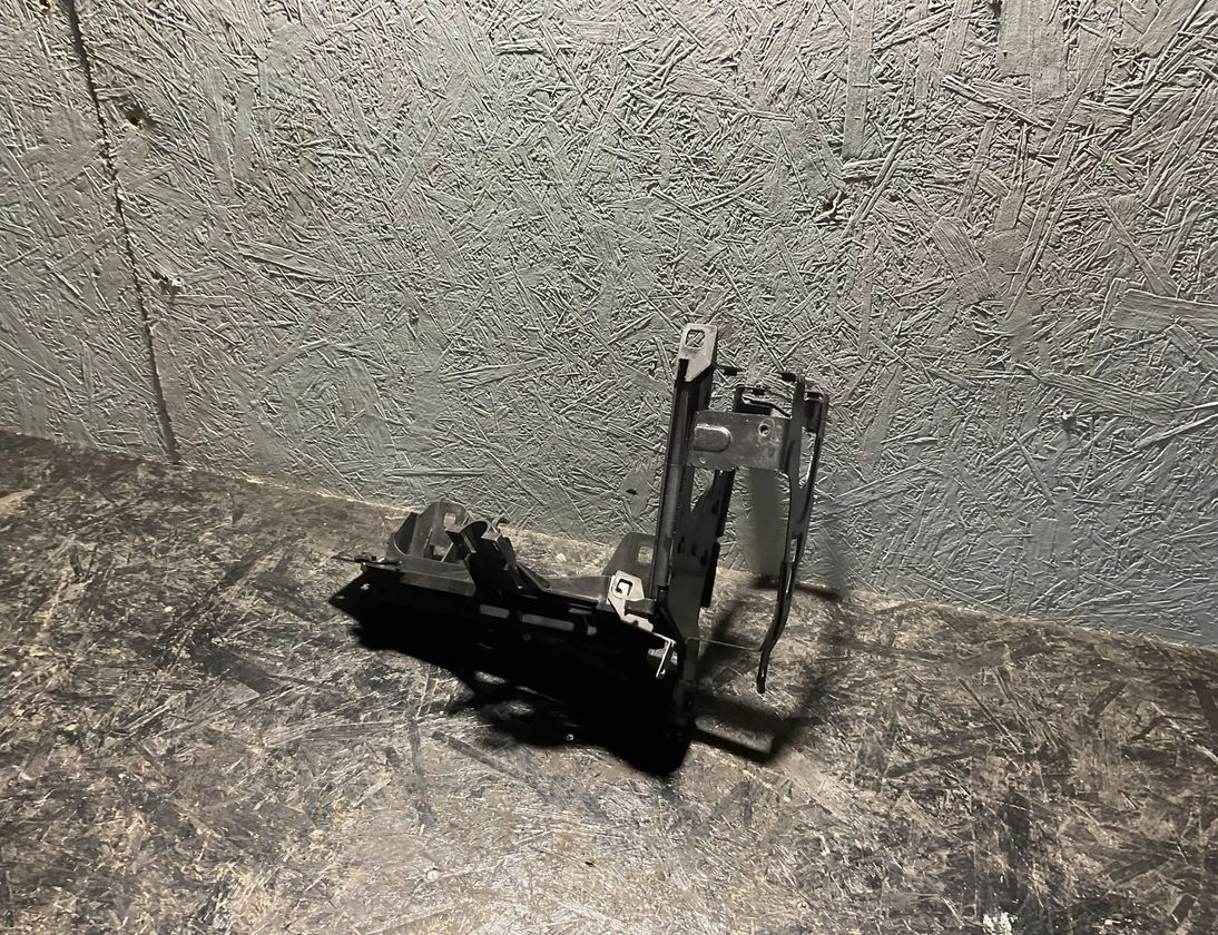 BMW 5 Series Gran Turismo F07 (2010-2017) Держатель фонаря передний правый 7200778,51647200778 24541095