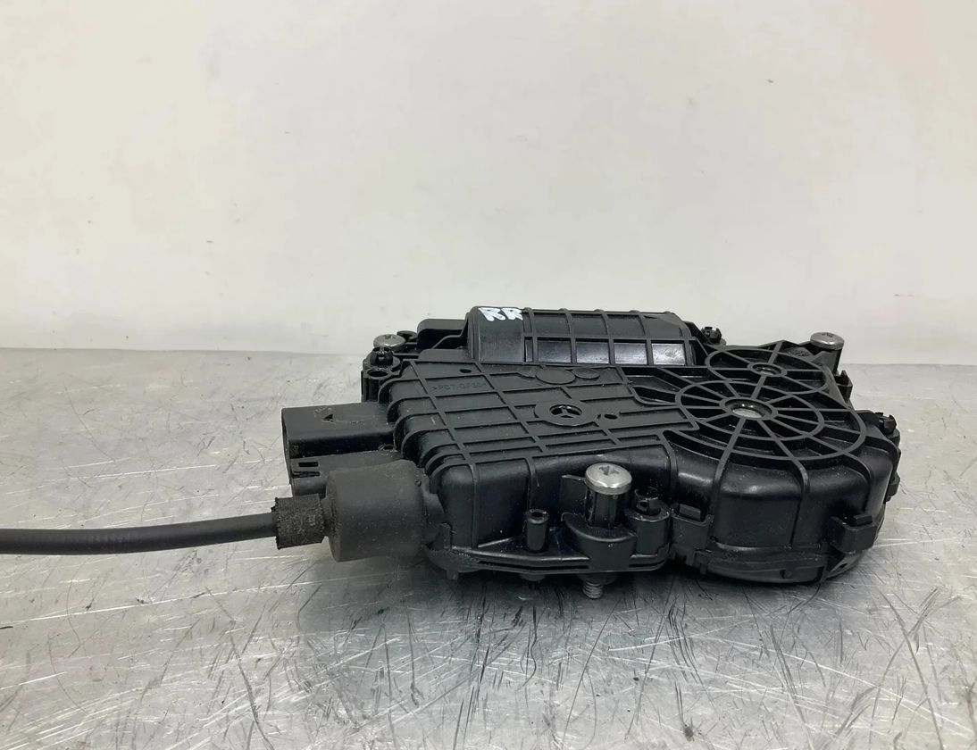 BMW 5 Series F10/F11 (2009-2017) Rear Right Door Soft Close Unit 4154310400 23520036