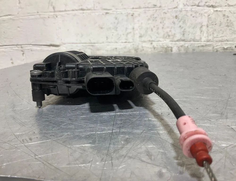 BMW 5 Series F10/F11 (2009-2017) Rear Right Door Soft Close Unit 4154310400 30384332