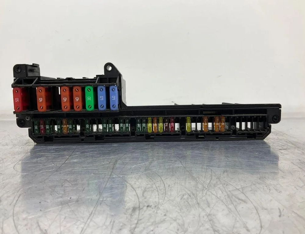 BMW 5 Series E60/E61 (2003-2010) Блок предохранителей 6957330 30777514