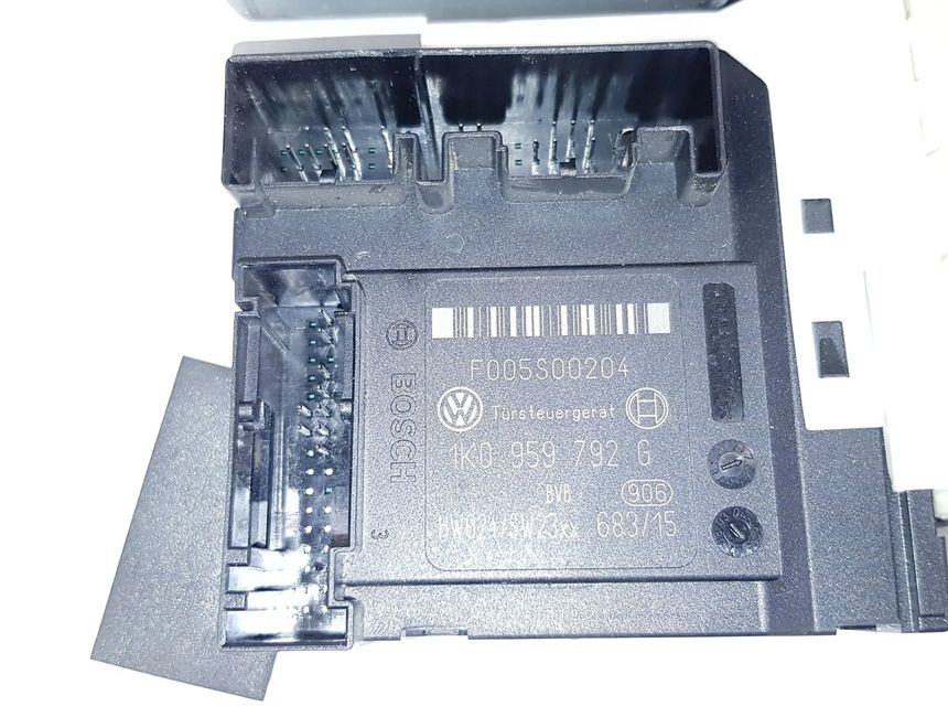 VOLKSWAGEN Passat B6 (2005-2010) Priekšējo labo durvju logu pacelšanas motorīts 1K0959702K,981236-104,053.60093.02,1K0959792G,980852-111 11193354
