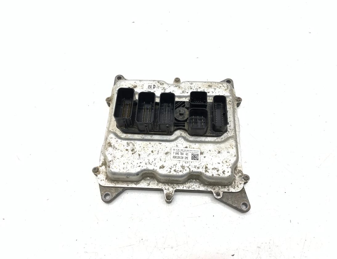 BMW X3 F25 (2010-2017) Блок управления двигателем 0261S08516,7646764 31874397