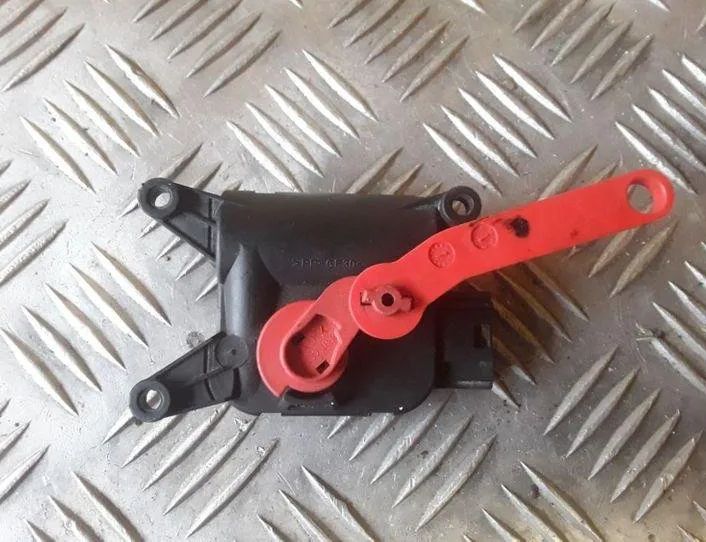 AUDI A4 B6/8E (2000-2005) Клапаны управления внутренним подогревом 0132801306,8E2820511A,663826D 25461507