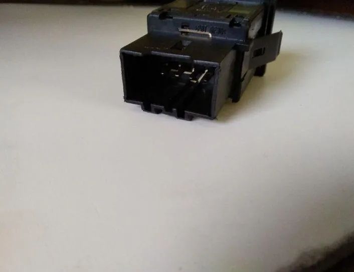 VOLKSWAGEN Transporter T5 (2003-2015) Vējstikla apsildes slēdzis 7E0959621 25472727