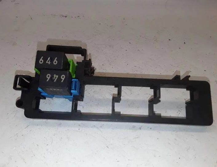 VOLKSWAGEN Golf 6 generation (2008-2015) Drošinātāju kārba 1K2937503B,PA66GF15,NOTCODE 25483654