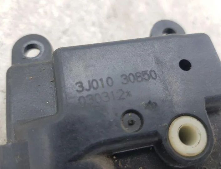 NISSAN X-Trail T30 (2001-2007) Клапаны управления внутренним подогревом 3J01030850,030312 25486831