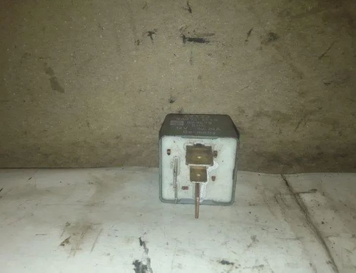 VOLKSWAGEN Passat Variant 1 generation (2010-2024) Реле 8A0951253B 25492994