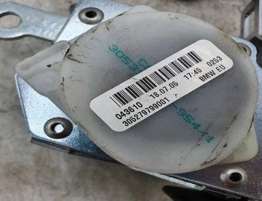 BMW 3 Series E90/E91/E92/E93 (2004-2013) Rear Left Seatbelt 043610,305279799001,6975365 25496796