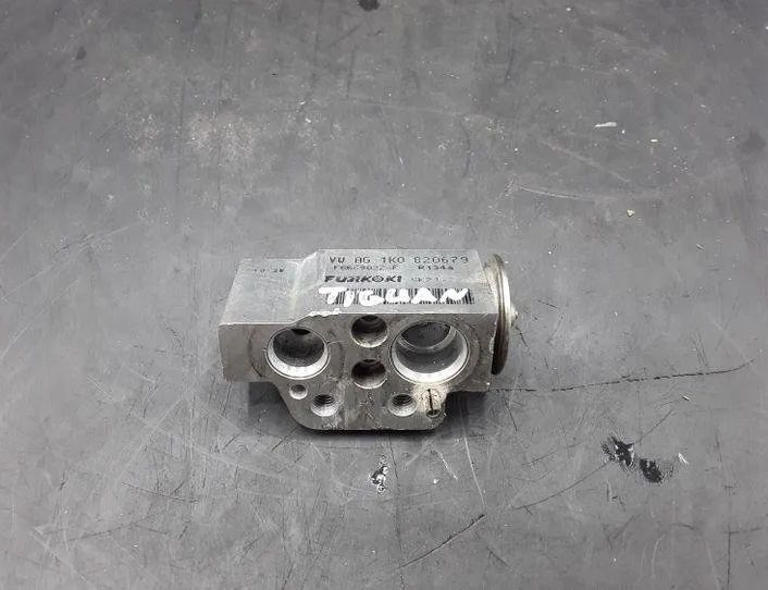 VOLKSWAGEN Tiguan 1 generation (2007-2017) Air conditioner expansion valve 1K0820679,F666902ZF 25511880