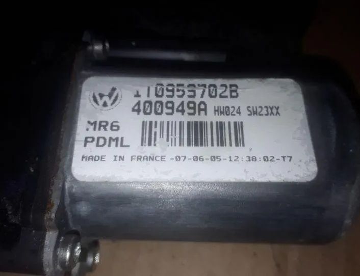 SKODA Octavia 2 generation (2004-2013) Priekšējo kreiso durvju logu pacēlāja motorīts 1K0959792G,400949A,05074632 25519692