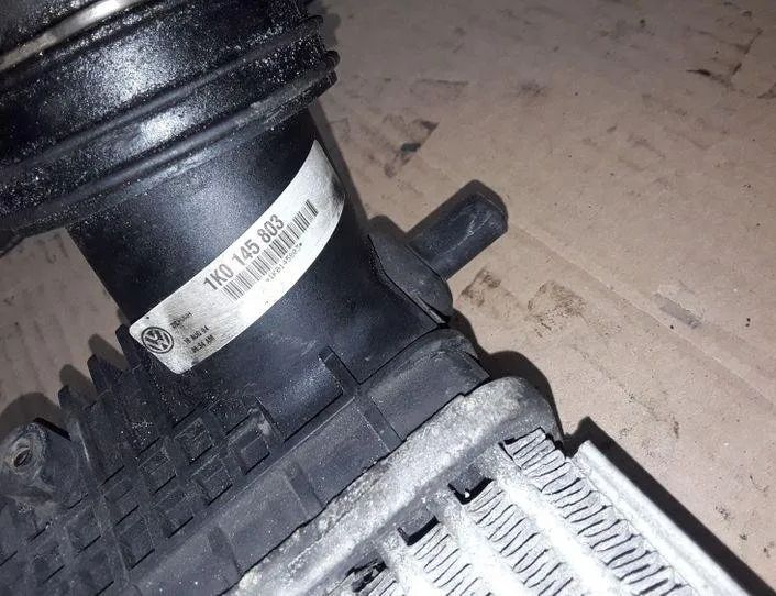 SKODA Octavia 2 generation (2004-2013) Starpdzesētāja/interkūlera radiators 1K0145803 25519745