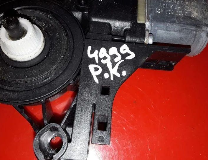 VOLKSWAGEN Passat B7 (2010-2015) Маторчик стеклоподъемника передней левой двери 3AA959701,3AA837461,980851308 25534571